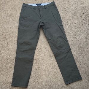 Tommy Hilfiger Men's Dark Green Chinos